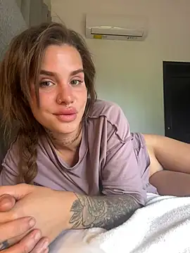 EmiliaCatalina online show from 01/05/25, 07:07