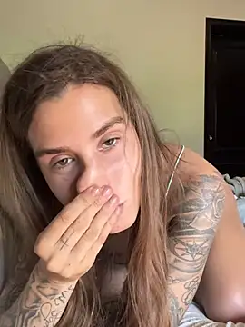 EmiliaCatalina online show from 01/20/25, 07:14