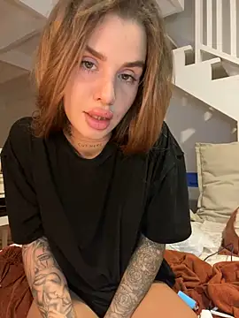 EmiliaCatalina online show from 02/07/25, 03:34