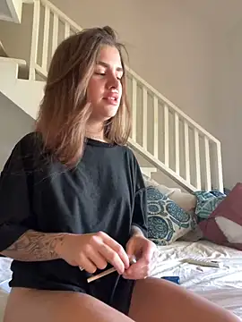 EmiliaCatalina online show from 02/21/25, 04:26