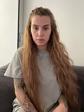 EmiliaCatalina online show from 02/23/26, 02:58