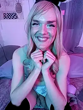 Snapshot of LillyAmore chatting on 02/18/25, 10:25 LillyAmore online show from 02/18/25, 10:25