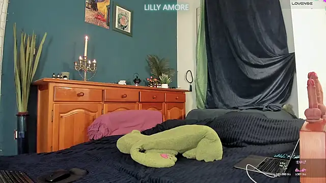 LillyAmore online show from 05/23/26, 05:06