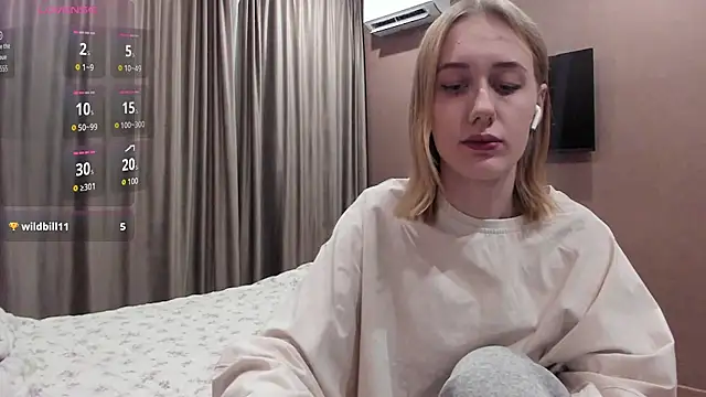 Snapshot of Mika_Ray chatting on 11/09/25, 11:14 Mika Ray online show from 11/09/25, 11:14