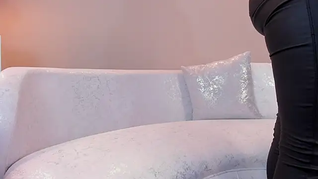 Snapshot of missmegann chatting on 02/27/25, 04:32 missmegann online show from 02/27/25, 04:32