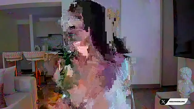 Snapshot of missmegann chatting on 10/23/25, 01:10 missmegann online show from 10/23/25, 01:10