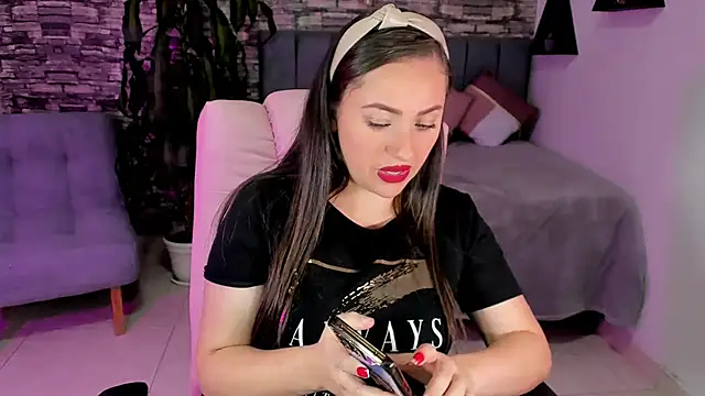 Snapshot of _oliviawilde_1 chatting on 02/09/25, 04:25 oliviawilde 1 online show from 02/09/25, 04:25