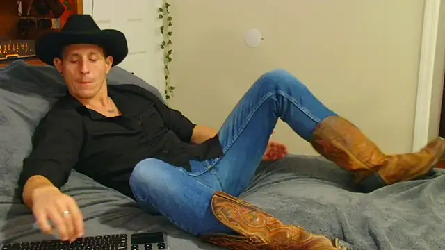 Snapshot of zack_Fisher chatting on 12/22/25, 11:46 zack Fisher online show from 12/22/25, 11:46