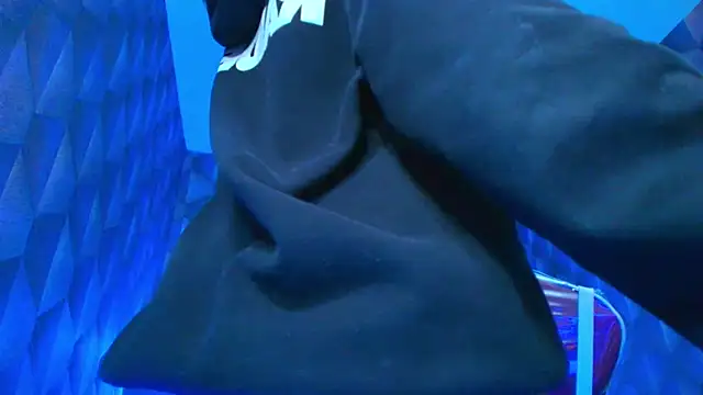 Snapshot of LiaHarryis chatting on 11/30/25, 08:35 LiaHarryis online show from 11/30/25, 08:35