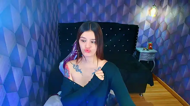 Snapshot of LiaHarryis chatting on 07/18/26, 04:44 LiaHarryis online show from 07/18/26, 04:44