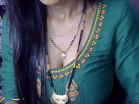 Snapshot of Anjali_Milsi chatting on 10/17/25, 05:32 Anjali Milsi online show from 10/17/25, 05:32