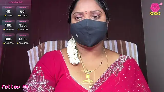 Snapshot of vani-09 chatting on 05/15/26, 11:28 vani-09 online show from 05/15/26, 11:28