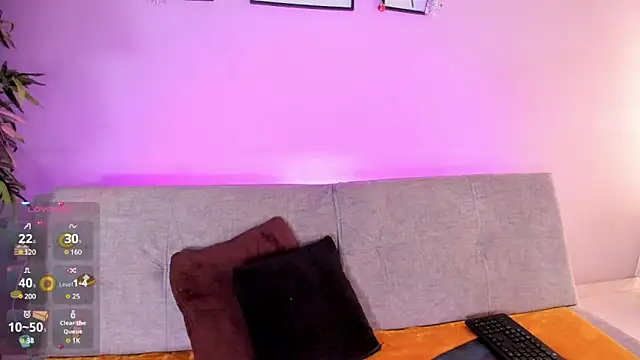 Snapshot of cinnamon_kyla chatting on 12/23/24, 06:27 cinnamon kyla online show from 12/23/24, 06:27