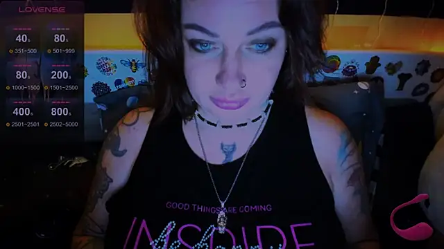 EllieOz online show from 12/18/24, 07:19