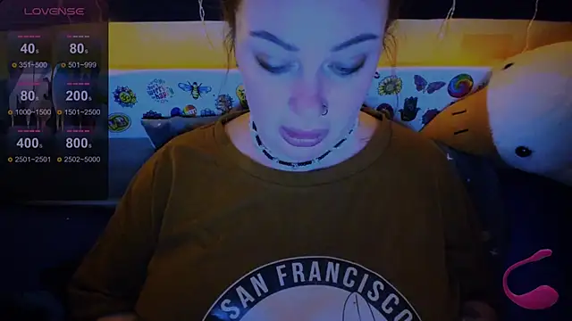 EllieOz online show from 12/28/24, 10:44