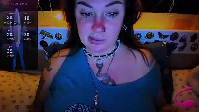 EllieOz online show from 01/13/25, 04:19