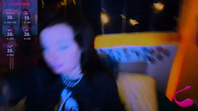 EllieOz online show from 02/04/25, 02:21