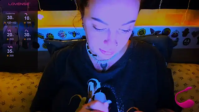 EllieOz online show from 02/18/25, 06:37