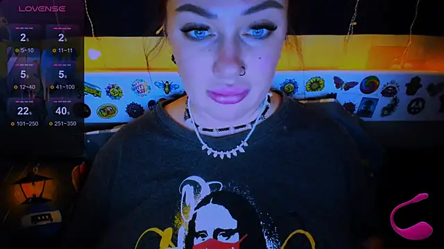 EllieOz online show from 03/11/25, 04:07