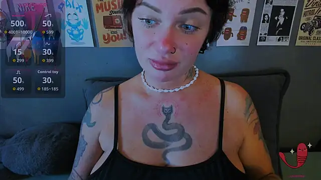 Snapshot of EllieOz chatting on 06/22/26, 04:59 EllieOz online show from 06/22/26, 04:59