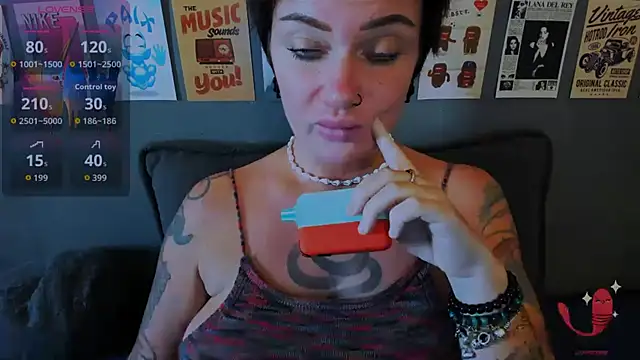 Snapshot of EllieOz chatting on 07/15/26, 03:17 EllieOz online show from 07/15/26, 03:17