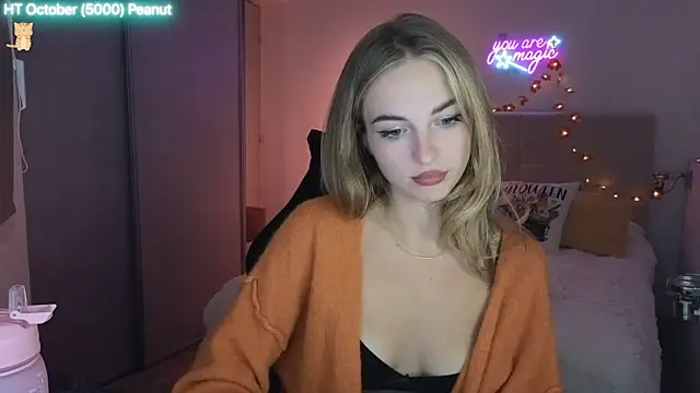 Snapshot of Miss_Aliannaa chatting on 10/05/25, 08:07 Miss Aliannaa online show from 10/05/25, 08:07