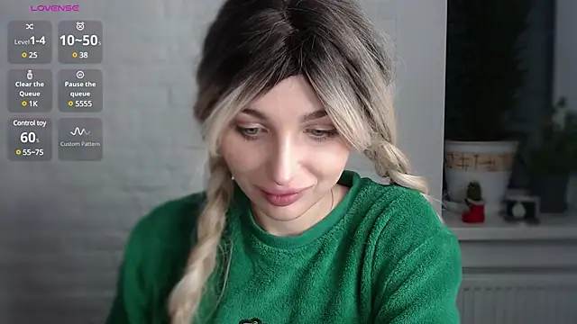 Snapshot of Yoda21 chatting on 01/13/25, 05:55 Yoda21 online show from 01/13/25, 05:55