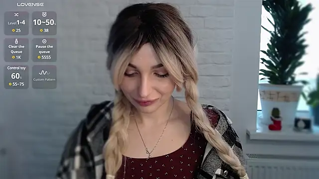 Snapshot of Yoda21 chatting on 01/14/25, 01:28 Yoda21 online show from 01/14/25, 01:28