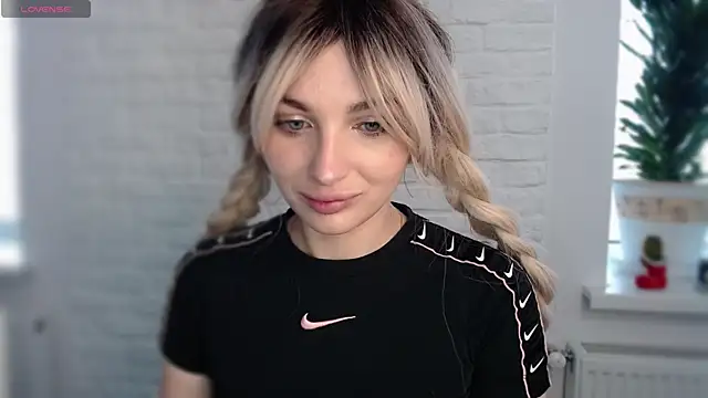 Snapshot of Yoda21 chatting on 01/16/25, 09:37 Yoda21 online show from 01/16/25, 09:37