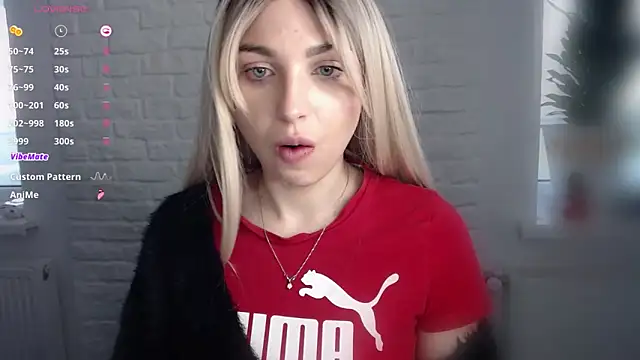 Snapshot of Yoda21 chatting on 01/28/25, 01:49 Yoda21 online show from 01/28/25, 01:49