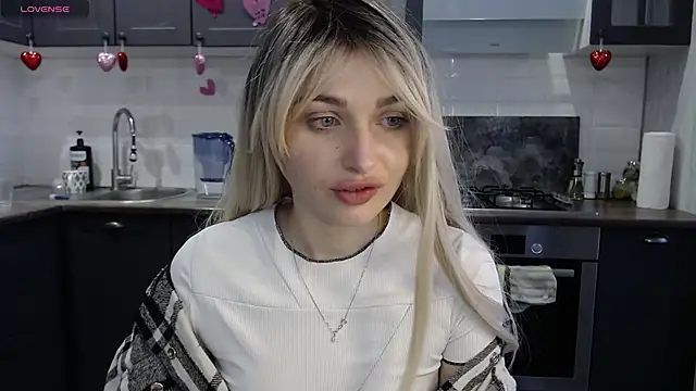 Snapshot of Yoda21 chatting on 02/13/25, 02:09 Yoda21 online show from 02/13/25, 02:09