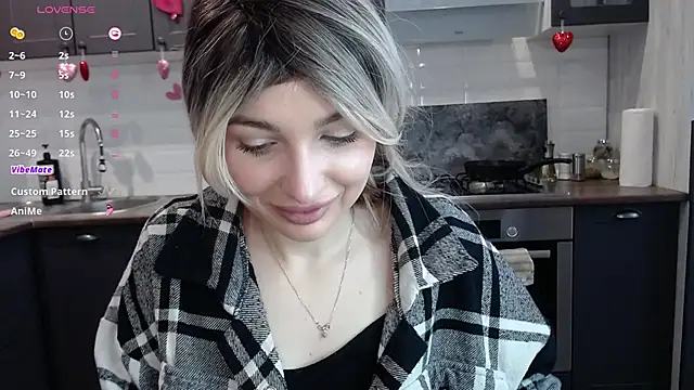 Snapshot of Yoda21 chatting on 02/14/25, 10:17 Yoda21 online show from 02/14/25, 10:17