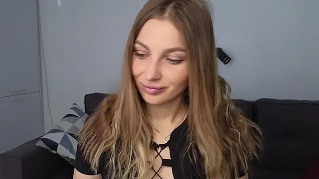 Snapshot of Yoda21 chatting on 09/21/25, 10:06 Yoda21 online show from 09/21/25, 10:06