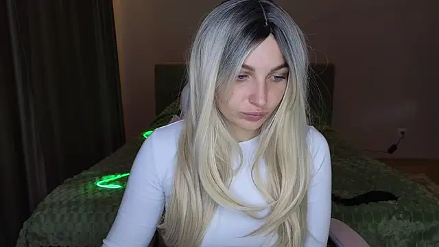 Snapshot of Yoda21 chatting on 10/20/25, 02:39 Yoda21 online show from 10/20/25, 02:39