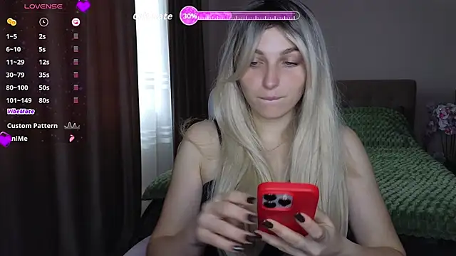 Snapshot of Yoda21 chatting on 11/09/25, 12:14 Yoda21 online show from 11/09/25, 12:14