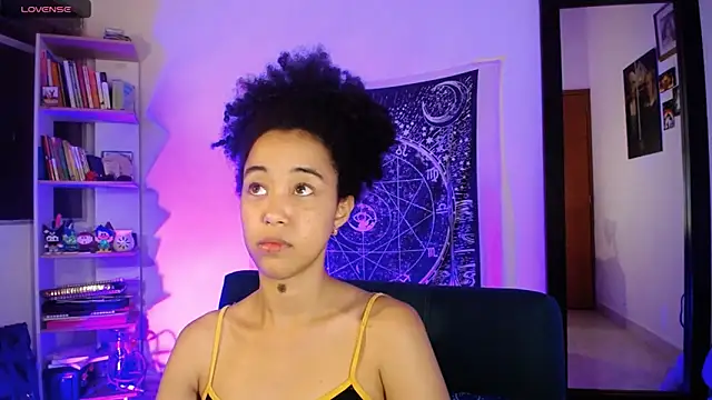 Snapshot of ela_0 chatting on 04/21/26, 01:29 ela 0 online show from 04/21/26, 01:29