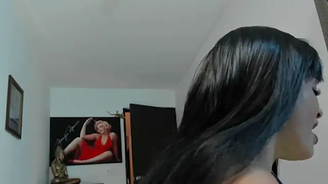Snapshot of seleneh chatting on 05/08/26, 06:35 seleneh online show from 05/08/26, 06:35
