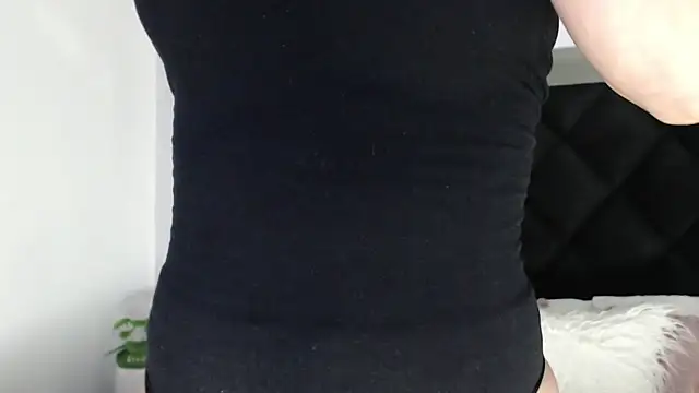 Snapshot of KinaCooper chatting on 03/05/25, 09:04 KinaCooper online show from 03/05/25, 09:04