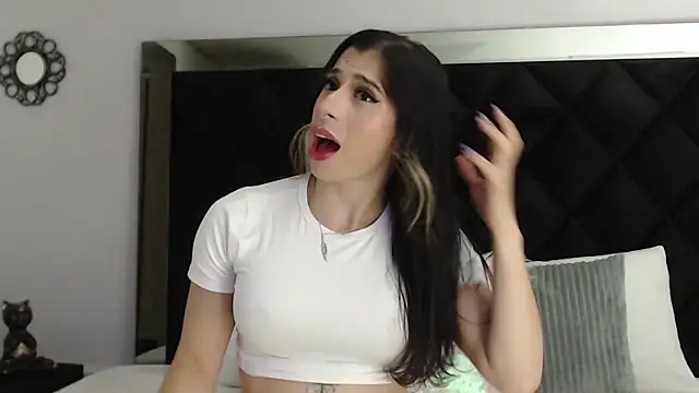 Snapshot of KinaCooper chatting on 12/04/25, 05:43 KinaCooper online show from 12/04/25, 05:43