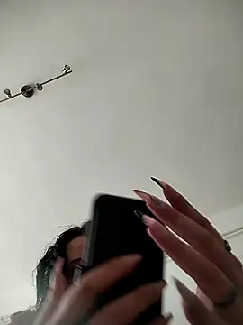 Snapshot of LauraBaby chatting on 03/20/25, 10:10 LauraBaby online show from 03/20/25, 10:10