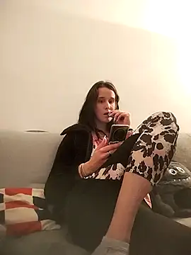 Snapshot of LauraBaby chatting on 10/05/25, 05:55 LauraBaby online show from 10/05/25, 05:55