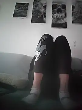 LauraBaby online show from 04/16/26, 05:36