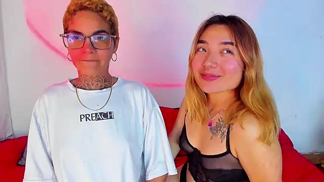 Snapshot of anaroman01 chatting on 12/12/24, 03:10 anaroman01 online show from 12/12/24, 03:10