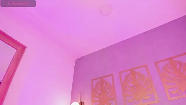 Snapshot of majo_rosse_ chatting on 03/30/26, 08:54 majo rosse online show from 03/30/26, 08:54