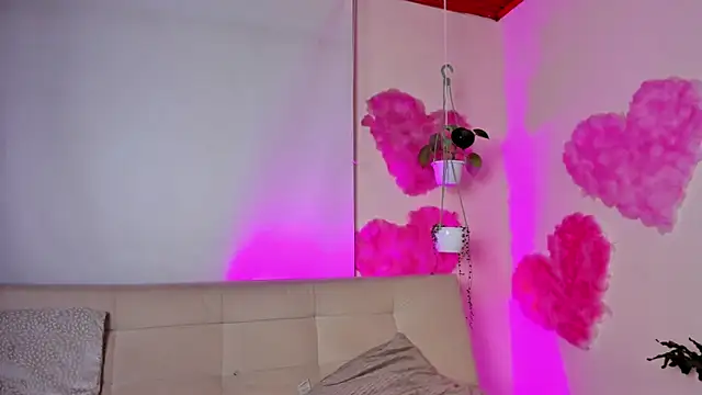 roselinedior online show from 02/15/25, 04:34