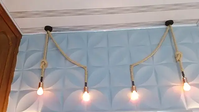 VeronicaRobles online show from 12/17/24, 11:05