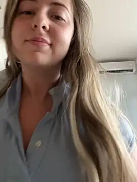 curvyflawless online show from 12/22/24, 11:54