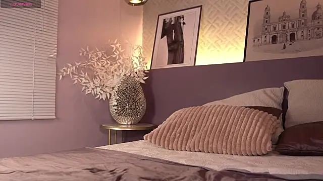 ElleDiane online show from 01/08/25, 03:08