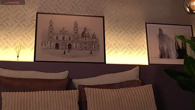 ElleDiane online show from 02/26/25, 12:05