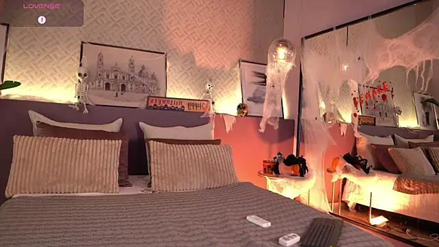 ElleDiane online show from 10/23/25, 11:46